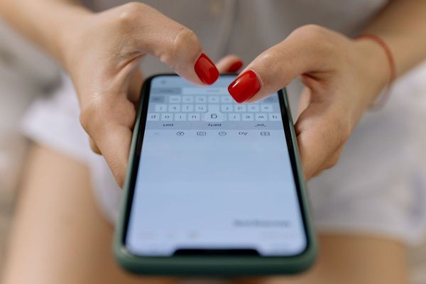 How a password-protected client gallery works in Pixiproof